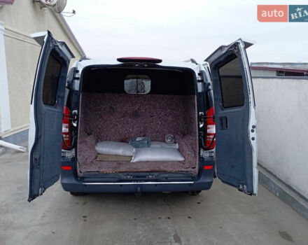 Серый Мерседес Вито, объемом двигателя 2.2 л и пробегом 287 тыс. км за 13500 $, фото 26 на Automoto.ua