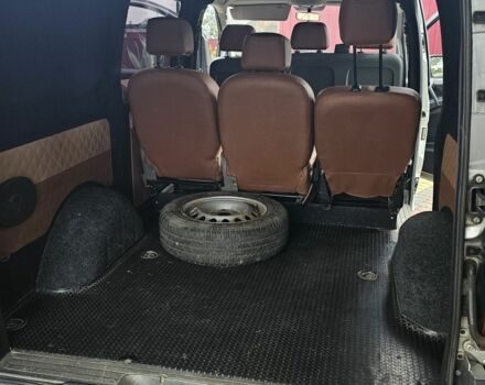 Серый Мерседес Вито, объемом двигателя 2.1 л и пробегом 328 тыс. км за 10100 $, фото 6 на Automoto.ua