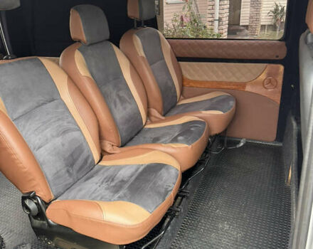 Серый Мерседес Вито, объемом двигателя 2.2 л и пробегом 327 тыс. км за 10500 $, фото 6 на Automoto.ua