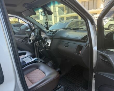 Серый Мерседес Вито, объемом двигателя 2.1 л и пробегом 380 тыс. км за 15000 $, фото 9 на Automoto.ua