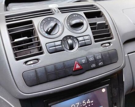 Сірий Мерседес Віто, об'ємом двигуна 2.15 л та пробігом 265 тис. км за 10997 $, фото 1 на Automoto.ua