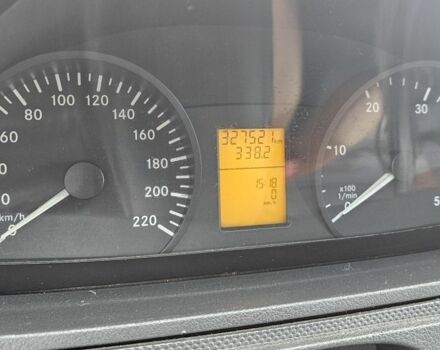 Серый Мерседес Вито, объемом двигателя 2.1 л и пробегом 328 тыс. км за 10100 $, фото 4 на Automoto.ua