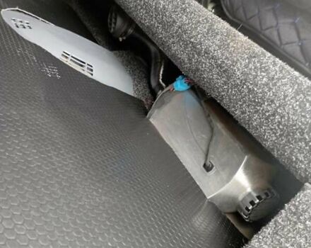 Серый Мерседес Вито, объемом двигателя 2.2 л и пробегом 287 тыс. км за 13500 $, фото 13 на Automoto.ua