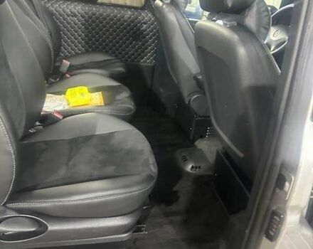 Серый Мерседес Вито, объемом двигателя 2.1 л и пробегом 340 тыс. км за 14300 $, фото 1 на Automoto.ua