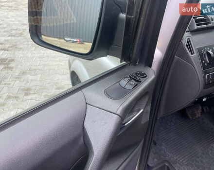 Серый Мерседес Вито, объемом двигателя 2.1 л и пробегом 229 тыс. км за 15158 $, фото 4 на Automoto.ua
