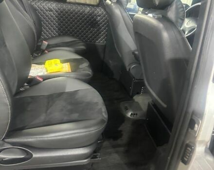 Серый Мерседес Вито, объемом двигателя 2.1 л и пробегом 340 тыс. км за 14300 $, фото 2 на Automoto.ua