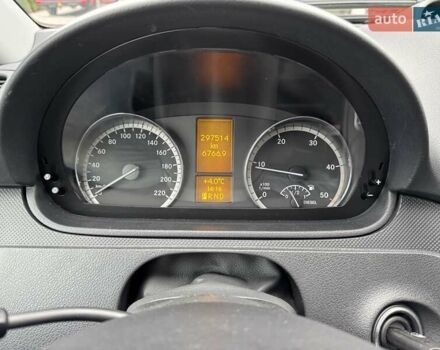 Серый Мерседес Вито, объемом двигателя 2.1 л и пробегом 297 тыс. км за 14900 $, фото 21 на Automoto.ua