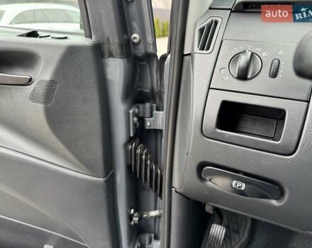 Серый Мерседес Вито, объемом двигателя 2.1 л и пробегом 297 тыс. км за 14900 $, фото 29 на Automoto.ua