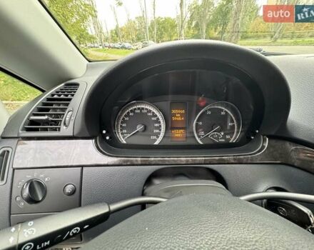 Мерседес Вито 2014 в Киеве на Automoto.ua Серый Мерседес Вито, объемом двигателя 2.14 л и пробегом 306 тыс. км за 20800 $, фото 10 на Automoto.ua