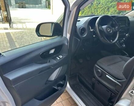 Серый Мерседес Вито, объемом двигателя 2.1 л и пробегом 255 тыс. км за 18000 $, фото 14 на Automoto.ua