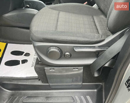 Серый Мерседес Вито, объемом двигателя 2.14 л и пробегом 180 тыс. км за 25500 $, фото 9 на Automoto.ua
