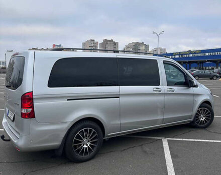 Серый Мерседес Вито, объемом двигателя 2.14 л и пробегом 293 тыс. км за 23000 $, фото 3 на Automoto.ua
