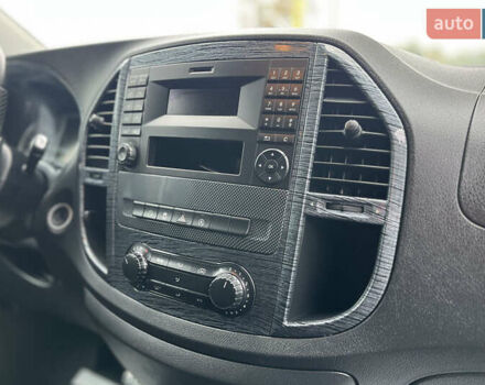 Серый Мерседес Вито, объемом двигателя 2.14 л и пробегом 180 тыс. км за 25500 $, фото 28 на Automoto.ua