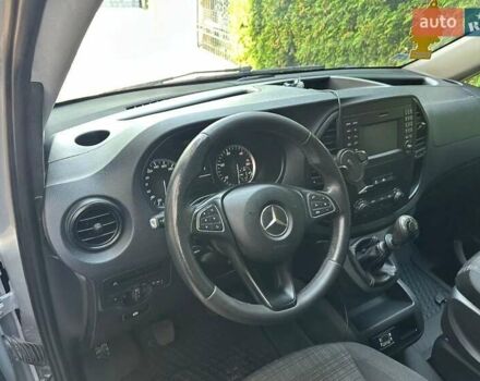 Серый Мерседес Вито, объемом двигателя 2.1 л и пробегом 255 тыс. км за 18000 $, фото 11 на Automoto.ua