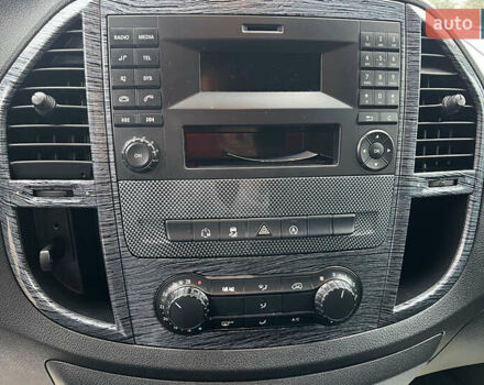 Серый Мерседес Вито, объемом двигателя 2.14 л и пробегом 180 тыс. км за 25500 $, фото 12 на Automoto.ua