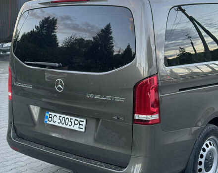 Серый Мерседес Вито, объемом двигателя 2.14 л и пробегом 374 тыс. км за 27000 $, фото 7 на Automoto.ua