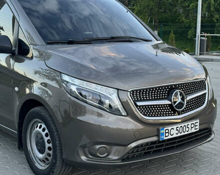 Серый Мерседес Вито, объемом двигателя 2.14 л и пробегом 374 тыс. км за 27000 $, фото 3 на Automoto.ua