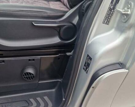 Серый Мерседес Вито, объемом двигателя 2.2 л и пробегом 355 тыс. км за 21500 $, фото 11 на Automoto.ua