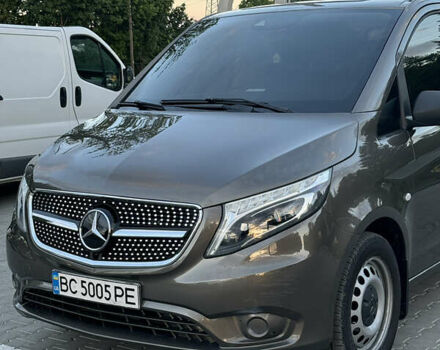 Серый Мерседес Вито, объемом двигателя 2.14 л и пробегом 374 тыс. км за 27000 $, фото 2 на Automoto.ua