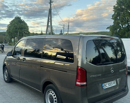 Серый Мерседес Вито, объемом двигателя 2.14 л и пробегом 374 тыс. км за 27000 $, фото 5 на Automoto.ua