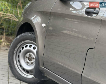 Сірий Мерседес Віто, об'ємом двигуна 2.2 л та пробігом 398 тис. км за 24999 $, фото 20 на Automoto.ua