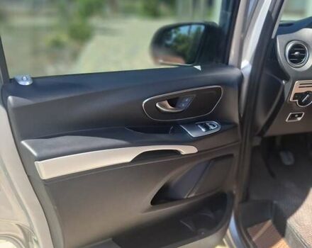 Серый Мерседес Вито, объемом двигателя 1.6 л и пробегом 105 тыс. км за 21000 $, фото 4 на Automoto.ua