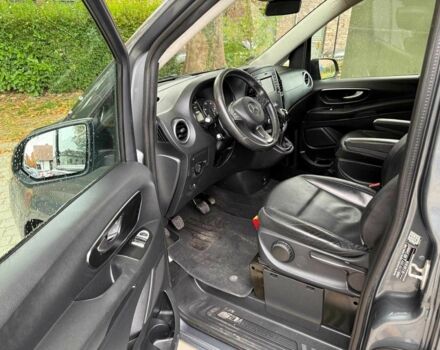 Серый Мерседес Вито, объемом двигателя 2.2 л и пробегом 160 тыс. км за 17185 $, фото 8 на Automoto.ua