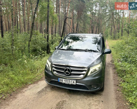 Серый Мерседес Вито, объемом двигателя 2.14 л и пробегом 315 тыс. км за 30000 $, фото 3 на Automoto.ua