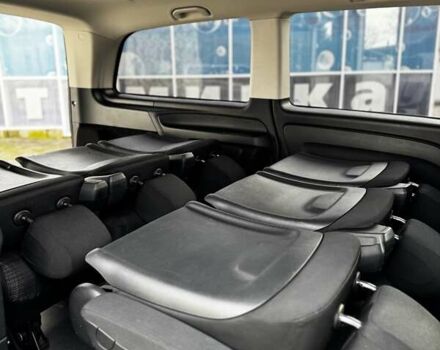 Серый Мерседес Вито, объемом двигателя 2.14 л и пробегом 187 тыс. км за 34000 $, фото 23 на Automoto.ua