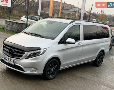 Сірий Мерседес Віто, об'ємом двигуна 2.14 л та пробігом 280 тис. км за 28955 $, фото 2 на Automoto.ua