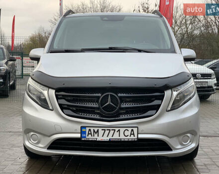 Сірий Мерседес Віто, об'ємом двигуна 2.14 л та пробігом 280 тис. км за 28955 $, фото 3 на Automoto.ua