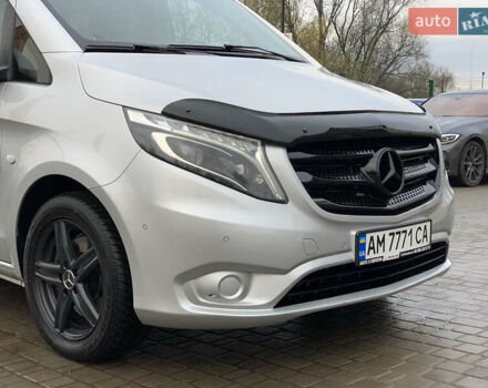 Сірий Мерседес Віто, об'ємом двигуна 2.14 л та пробігом 280 тис. км за 28955 $, фото 7 на Automoto.ua