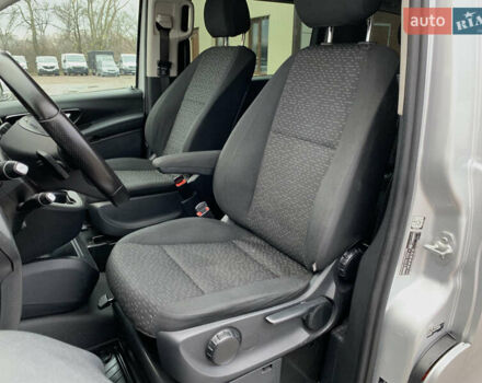 Сірий Мерседес Віто, об'ємом двигуна 2.14 л та пробігом 280 тис. км за 28955 $, фото 24 на Automoto.ua