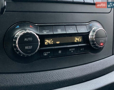 Сірий Мерседес Віто, об'ємом двигуна 2.14 л та пробігом 280 тис. км за 28955 $, фото 46 на Automoto.ua