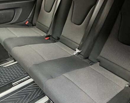 Серый Мерседес Вито, объемом двигателя 2.2 л и пробегом 147 тыс. км за 32000 $, фото 23 на Automoto.ua