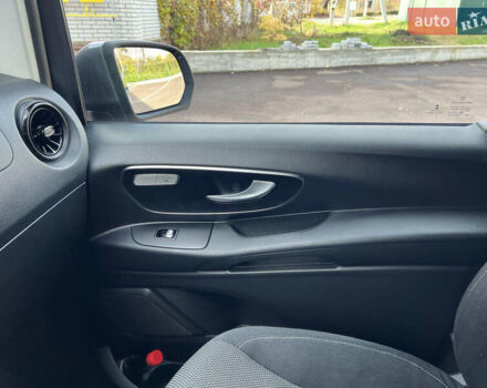 Серый Мерседес Вито, объемом двигателя 2.2 л и пробегом 147 тыс. км за 32000 $, фото 13 на Automoto.ua