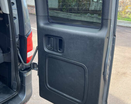 Серый Мерседес Вито, объемом двигателя 2.2 л и пробегом 147 тыс. км за 32000 $, фото 27 на Automoto.ua