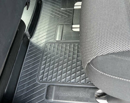 Серый Мерседес Вито, объемом двигателя 2.2 л и пробегом 147 тыс. км за 32000 $, фото 16 на Automoto.ua