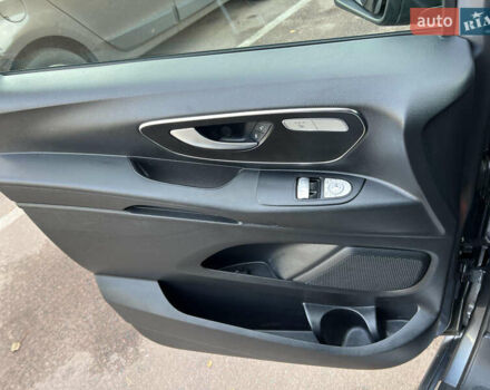 Серый Мерседес Вито, объемом двигателя 2.2 л и пробегом 147 тыс. км за 32000 $, фото 10 на Automoto.ua