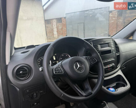Серый Мерседес Вито, объемом двигателя 2.14 л и пробегом 334 тыс. км за 24000 $, фото 6 на Automoto.ua