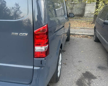 Серый Мерседес Вито, объемом двигателя 2.2 л и пробегом 140 тыс. км за 20500 $, фото 3 на Automoto.ua