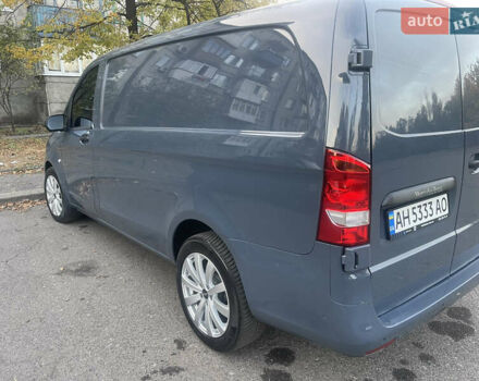 Серый Мерседес Вито, объемом двигателя 2.2 л и пробегом 140 тыс. км за 20500 $, фото 2 на Automoto.ua