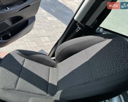 Серый Мерседес Вито, объемом двигателя 1.95 л и пробегом 212 тыс. км за 23817 $, фото 42 на Automoto.ua