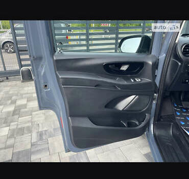 Серый Мерседес Вито, объемом двигателя 2.2 л и пробегом 140 тыс. км за 20500 $, фото 19 на Automoto.ua