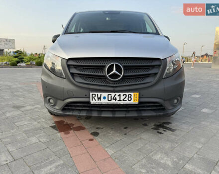 Серый Мерседес Вито, объемом двигателя 1.95 л и пробегом 212 тыс. км за 23817 $, фото 1 на Automoto.ua