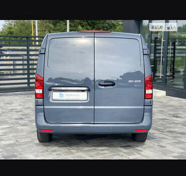 Серый Мерседес Вито, объемом двигателя 2.2 л и пробегом 140 тыс. км за 20500 $, фото 20 на Automoto.ua