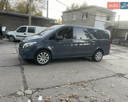 Серый Мерседес Вито, объемом двигателя 2.2 л и пробегом 140 тыс. км за 20500 $, фото 1 на Automoto.ua
