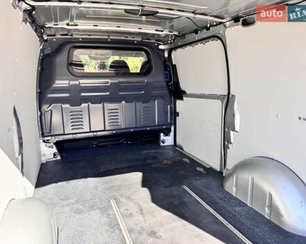 Серый Мерседес Вито, объемом двигателя 2.1 л и пробегом 130 тыс. км за 23500 $, фото 10 на Automoto.ua