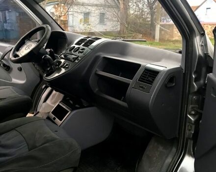 Серый Мерседес Вито, объемом двигателя 2.3 л и пробегом 350 тыс. км за 3700 $, фото 3 на Automoto.ua