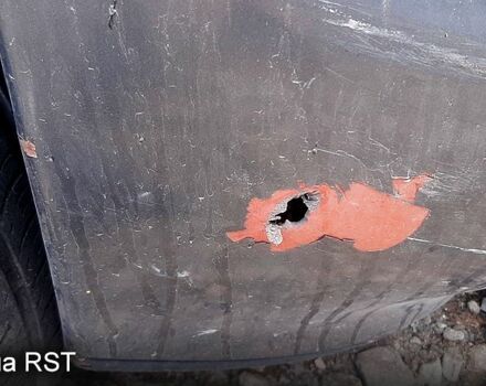 Мерседес Вито 1999 в Киеве на Automoto.ua Серый Мерседес Вито, объемом двигателя 2.2 л и пробегом 250 тыс. км за 4000 $, фото 3 на Automoto.ua